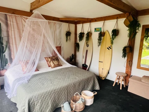 Les Hébergements — Intérieur