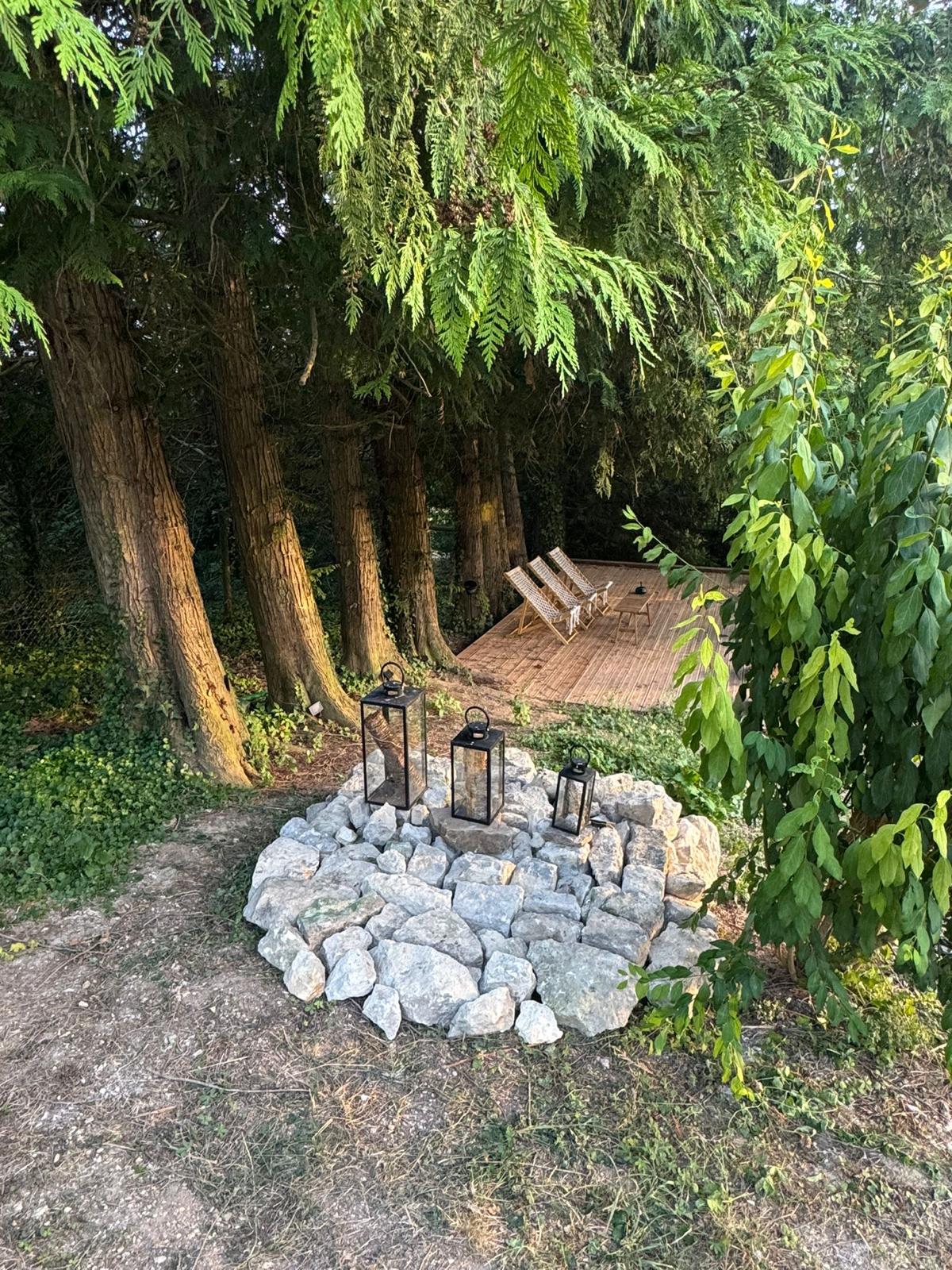 Détente devant la maison
